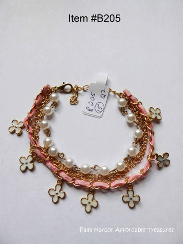 White Pearl Clover Leather Bracelet