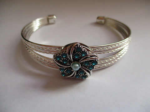 Silver Cuff Blue Bling Star Snap Button Bracelet (B538)
