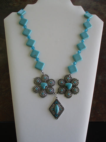 Turquiose Diamond Shaped Beads Glass Beads Three Silver Turquiose Pendants (N1284)