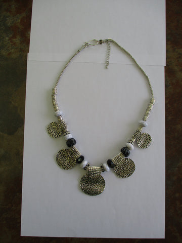 White Black Silver Spacer Beads Silver Pendants Necklace (N1459)